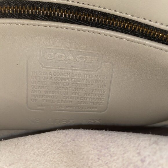 Vintage Coach Zip Bag Bone Leather USA Small Crossbody Bag USA Style 0095 022 - Picture 10 of 10